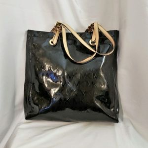 Michael kors black tote purse.